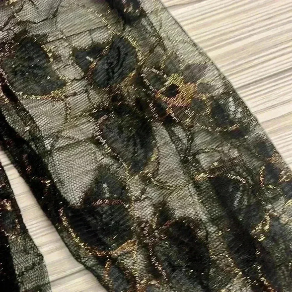 80’s Floral Lace Mesh Button down - Picture 3 of 5